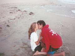 うまく使えばラブラブ。悪く使えば別れの危機！恋人とのメールマナー