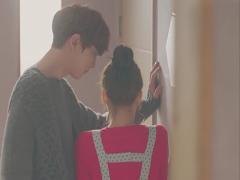 壁ドン→顎クイに続くnextキュン仕草「肩グイ」の魅力を調査◎