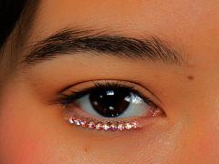 デリケートな目元はアイシャンプーで！使うたびにまつ毛がイキイキ♪