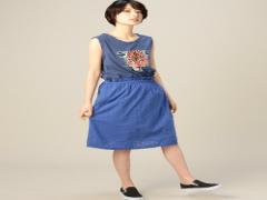 凛としたオーラを引き出す魔法色。「ハンサムブルー」の売れ筋アイテムをCHECK！