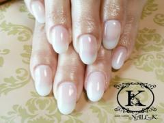 白グラデーションネイルで清楚な女子をアピールしちゃお♡