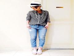 そのまま着ても腰巻きしても◎便利なチェックシャツの夏使えるコーディネート♡