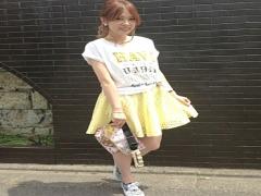 Tシャツ&amp;スカートのアウトドアファッションを女の子っぽく着こなそ♡