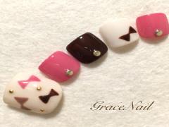 キュートなデザインのフットネイルでデートがもっと楽しくなる！