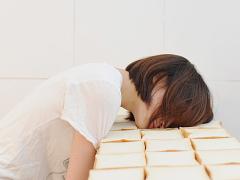 【みんなのお悩み】沈黙の中の”ぐう～”の恐怖。鳴り続けるお腹の音をとめる方法