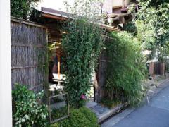 外国人が絶えない古民家コーヒー店「OMOTESANDO KOFFEE」