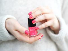 話題の質感ネイル！夏ぴったりな◯◯に似せたネイルでTHEサマーガールに♩