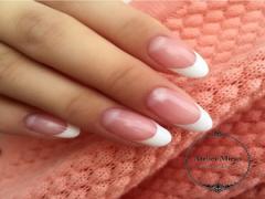 上品でレディな指先は白フレンチネイルで決まり♡