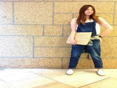 サロペットデニムをおしゃれに着こなして目立っちゃおう！