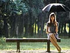 折りたたみ傘、たたむの下手くそ問題解決！すっきりケースに収めるための3つのコツ