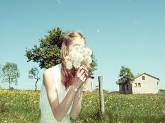 パールアクセサリーがアクセント◇夏のシンプルコーデもちょっぴり豪華に