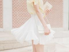 大きいものよりちょこっとした小さめショルダーバッグが可愛い♡