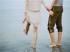 年上？年下？気になる彼の年代別、きゅんとさせる「水着」選び♡