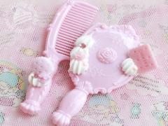 月一度のバスタイムを♡ヘアブラシについた髪・ホコリ・汚れを綺麗に取り除く方法