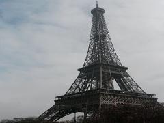 「グレー」はオンナ度を上げる色！？秋から始める大人っぽネイルカタログ