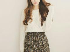 着るだけで、秋っぽくなる。首つまりトップスで作るコーディネート