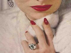 秋の大人ネイル。『チェック柄vs秋色グラデ』の一騎打ち、あなたはどっち派？