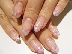 指先まで、夏模様♡水玉ネイルで、爽やかに夏を駆け抜けたいっ