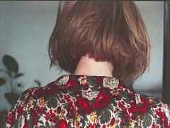 1枚のレトロワンピースと1杯のコーヒー。映画の1シーンのような休日の昼下がりを。