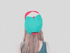 「また同じコーデ？」の一言を回避する！帽子から考えるコーディネート術。