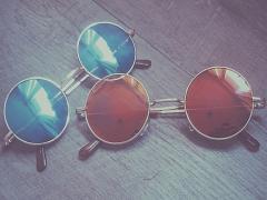 あなたはどっち派？秋のトレンドカラー「ブルー」と「オレンジ」でつくる上質ネイルまと