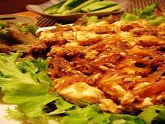 食卓を豪華にしてくれる魔法！レタス包みレシピ特集