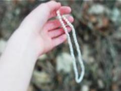 秋冬に恋しくなるパールネックレスは長さ別で取り入れるのがGOOD