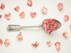 スプーン1本で美肌を作り出す。お肌の悩み別スプーン美容法8選