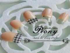 秋冬に欠かせない千鳥格子柄を、指先からも楽しみましょう♡