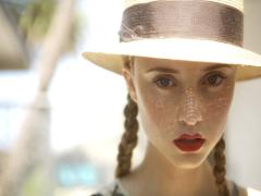 いつもより知的に見えるかな？やっぱり秋は”プレッピースタイル”が着たくなる！！