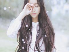 デキ女は疲労を見せないの。こっそり眠気覚ましできる’ツボ押し’を身に付けましょう＊