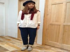 秋の長袖シャツのコーディネートをカジュアルに見せるコツ