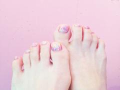 足元だからこそ映える。フットネイルに取り入れたいデザイン集♡