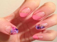 流行りのデザインもお任せあれ！皆「100均ネイルシール」を大量買い！