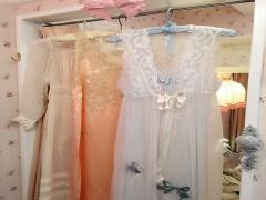 可愛いだけじゃない顔のぞかせる。秋のレースはちょいハンサムに