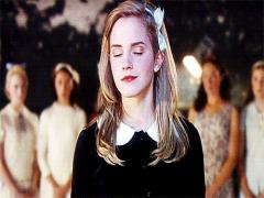 4人のオシャレさんから学ぶ。白×黒のモノトーンコーデで大人な女性に