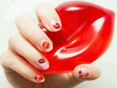 赤リップはちょっとお休み。ベリーなうるちゅるリップが秋の気分♡