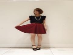 情熱カラー”赤”で魅せるスカートコーデまとめ