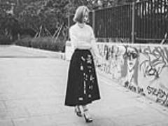 白と黒だけはもう卒業！「モノトーンコーデ×ベージュ」でオシャレ偏差値を底上げ♡