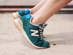 定番のスニーカーは飽きた！秋は“デニム＋パンプス”でオトナ化計画始めます