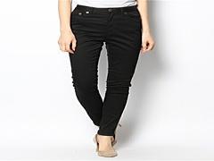 大人の女性のためのワードローブ、KariAngをチェックせよ