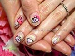 閲覧注意：ギョロッと不気味可愛い"目玉ネイル"がくせになる！