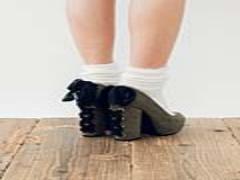 このワンポイントが主役。トレンド「レースアップ」5つの取り入れ方