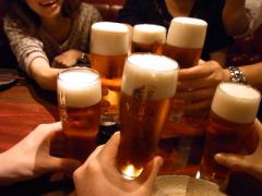 飲み会で男の子をグッとさせる”あざと可愛い”女の子の酔い仕草♡