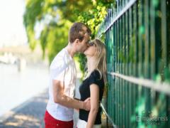 男性が思わず引き止めたくなる女性の仕草5つ