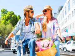 男性に聞いた！残念な女子のバッグの中身5選