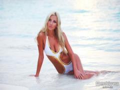 ただ貼るだけでOK！ペタンコお腹を手に入れる方法