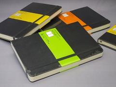 「モレスキン」、コカ・コーラボトルをテーマにした限定コラボノートを発売♩