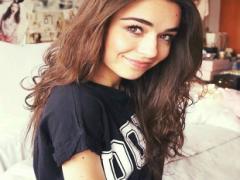 20歳のブロガー・ウェロニカに学ぶ！シンプルbut女っぽい洗練スタイル