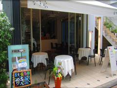 見た目はカレーライス？新感覚の高級フルーツかき氷は「果実倶楽部」へ。